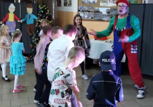 Taniec z wodzirejem