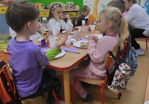 Poczęstunek przygotowany przez mamę Maksia
