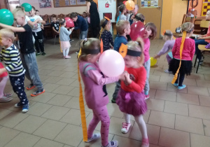 zabawy konkursowe dzieci z balonami 1